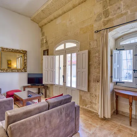 Villa Karmnu Ghasri (Gozo)